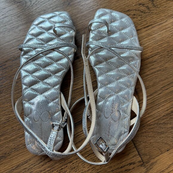 Jessica Simpson silver strappy sandal, size 7 // never been worn - Picture 1 of 3